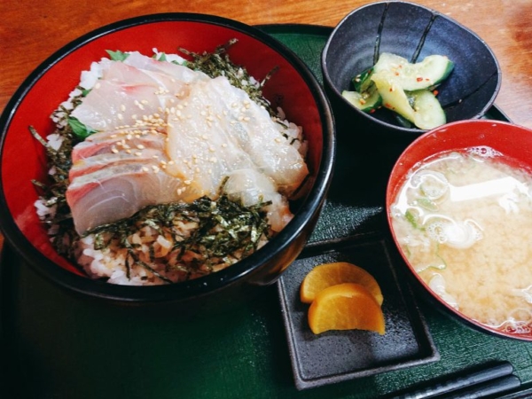 海士町 菱浦港ランチ①　～味蔵～