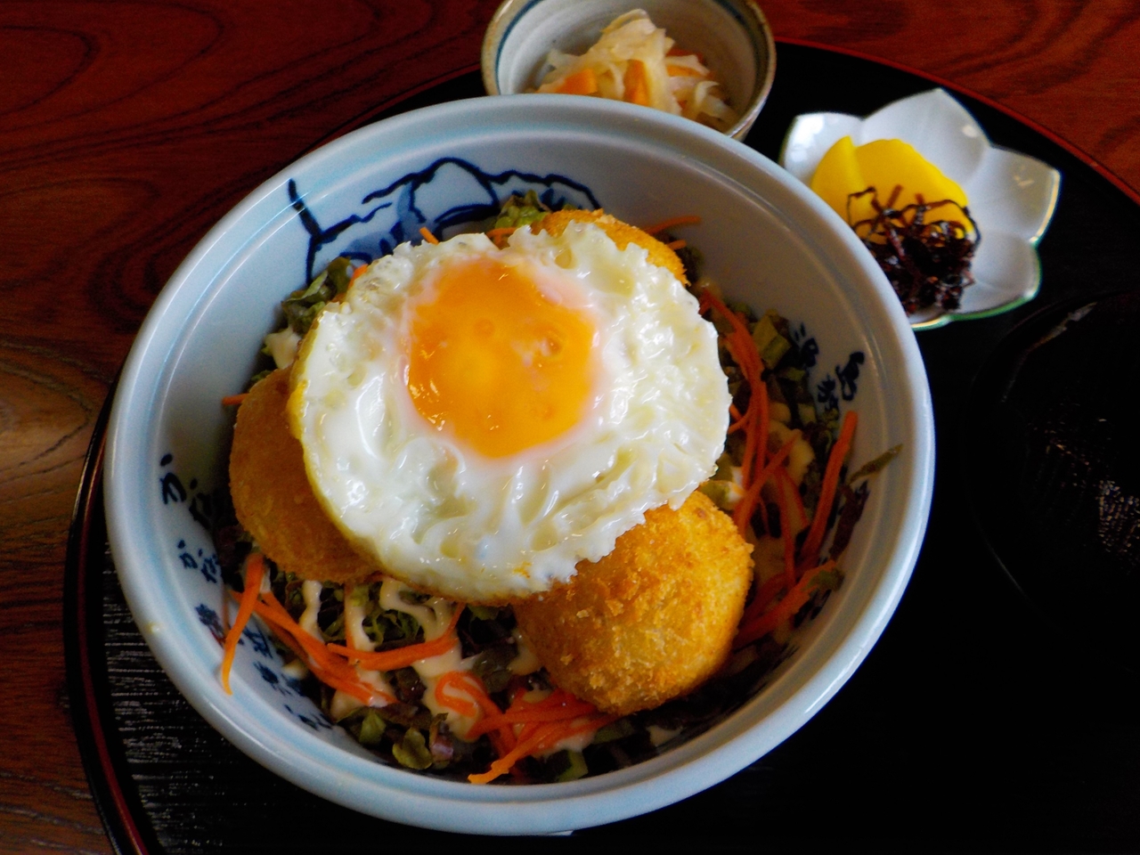 ドナコロ丼