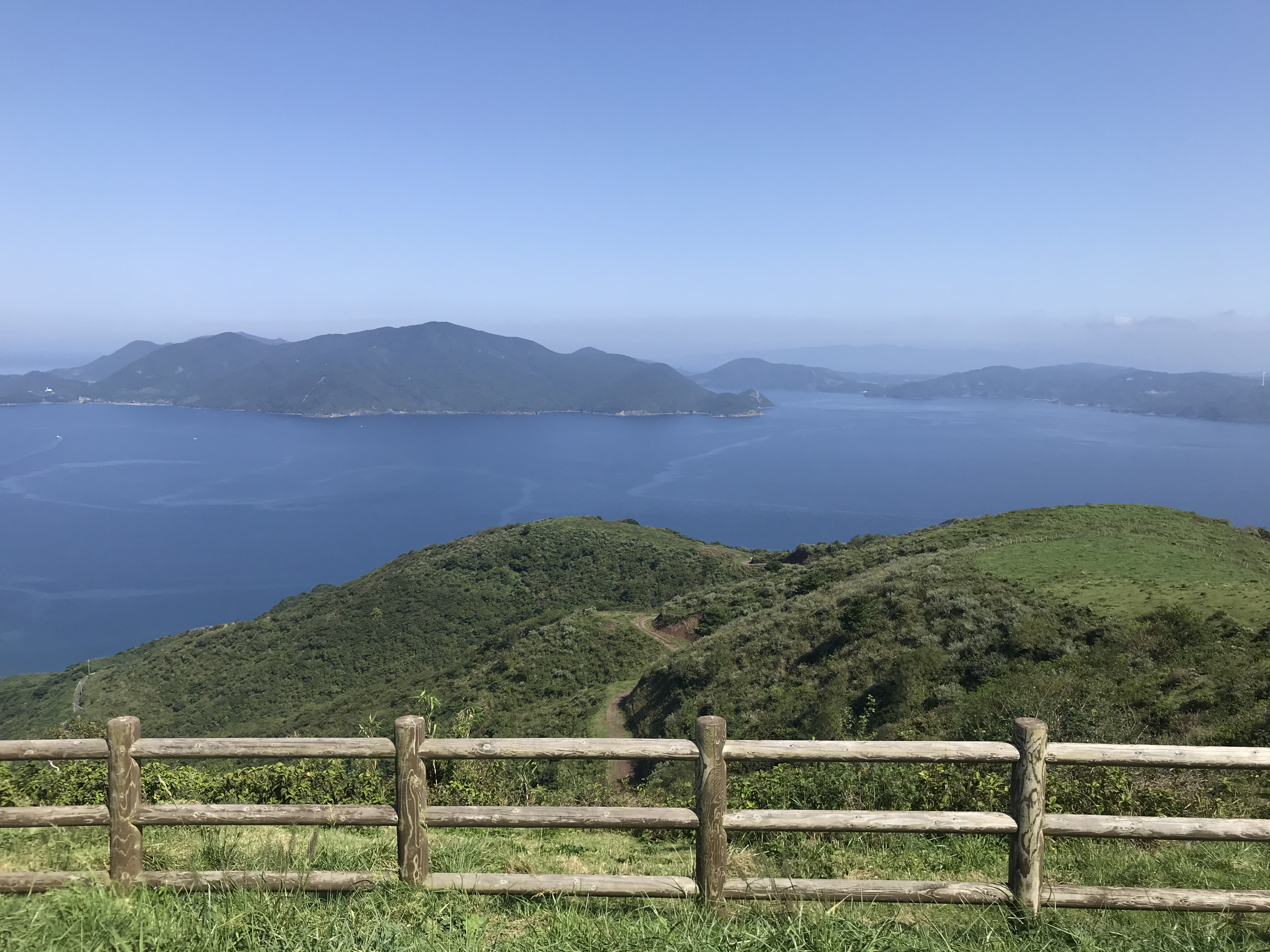 まるで天然サファリパーク！知夫里島の「赤ハゲ山」