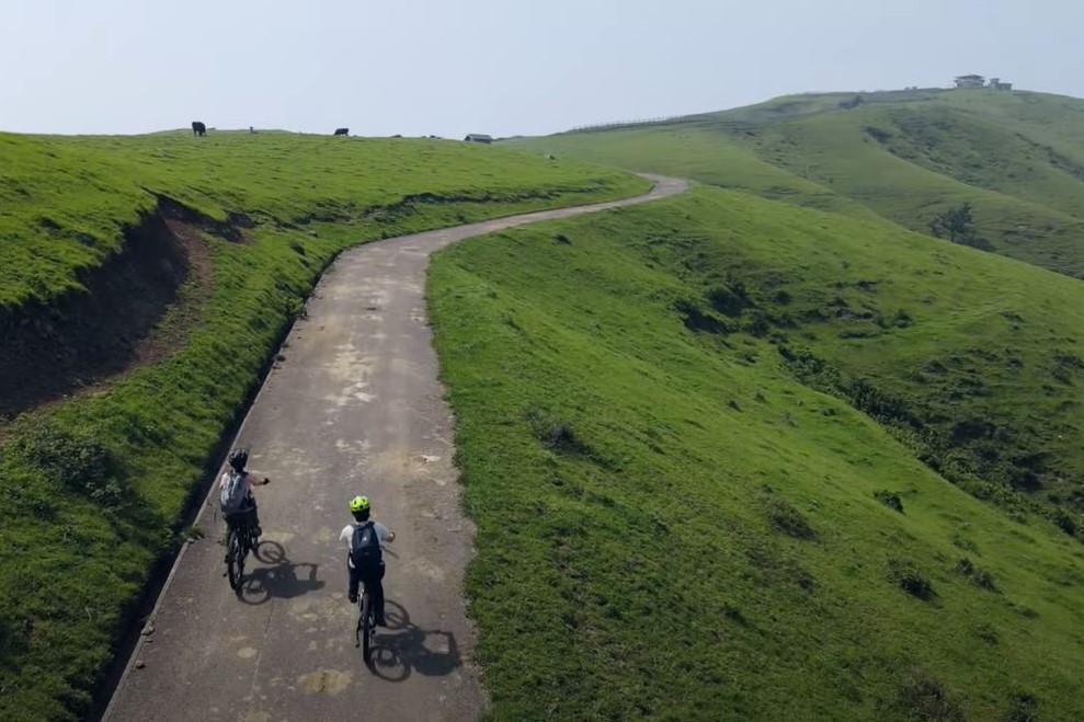 島の絶景を爽快にめぐる「E-bikeでめぐる知夫里島」