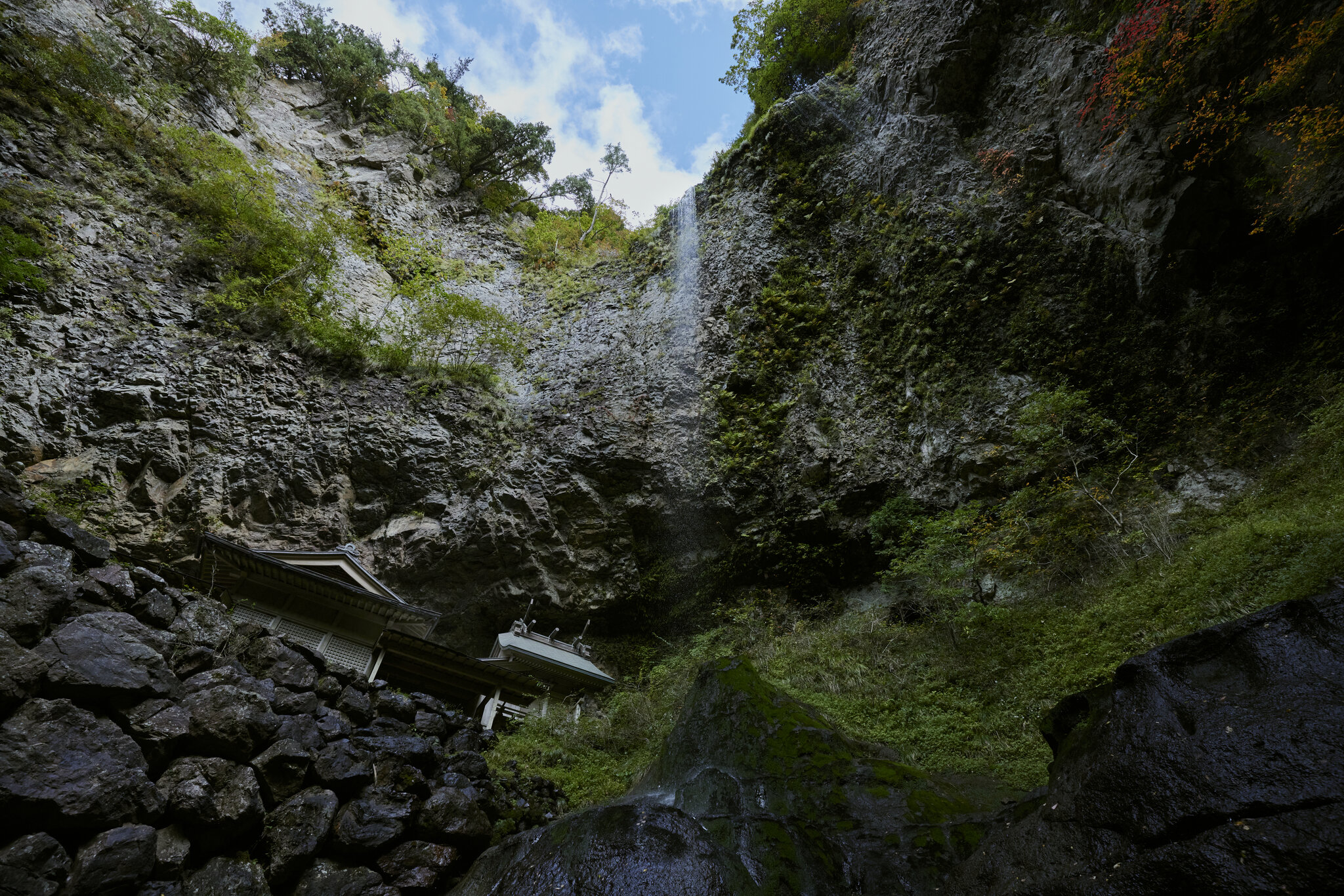 Dangyō-no-taki Waterfalls