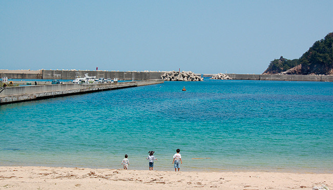 Nakamura Beach (2023 Season: Jul 8 - Aug 16)